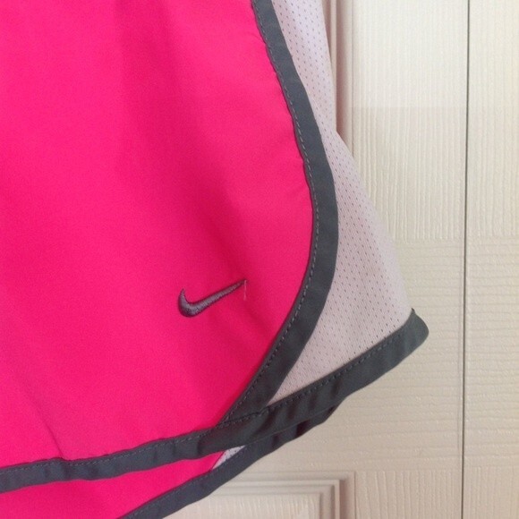 NIKE DRI-FIT Girl's X-Large Running Workout Athletic Shorts Pink Gray Athleisure - Picture 2 of 6